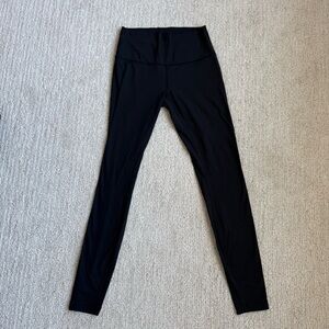 Lululemon athletica Black High waisted Leggings in Size 6